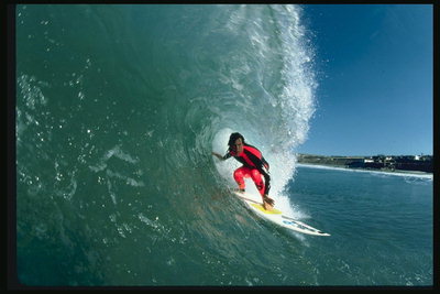 Wave surfare använder som ett stöd för att hålla styrelsen