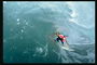 Занятия водным видом спорта - серфингом - приносит удовольствие и чувство счастья