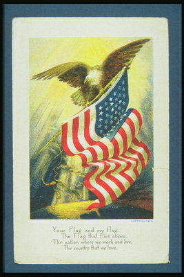 The eagle med flagget i sin klør