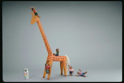Toy girafă şi CPMP