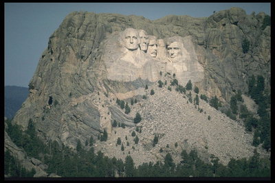 صور لجبل مع رؤساء أميركيين