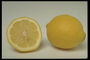 Лимон с прозрачной светло-желтой мякотью